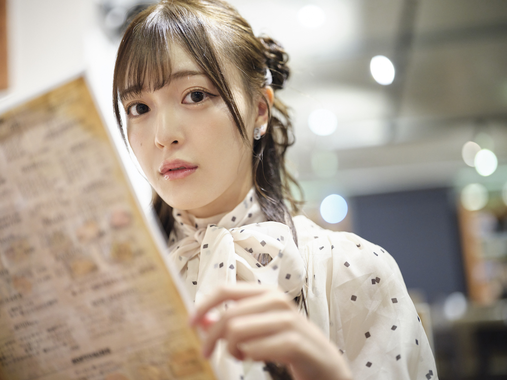 憧れの「スクールの歌」を歌い上げる─由良朱合と吉武千颯が登壇